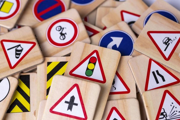 Évaluez vos connaissances avec le code de la route gratuit sur internet